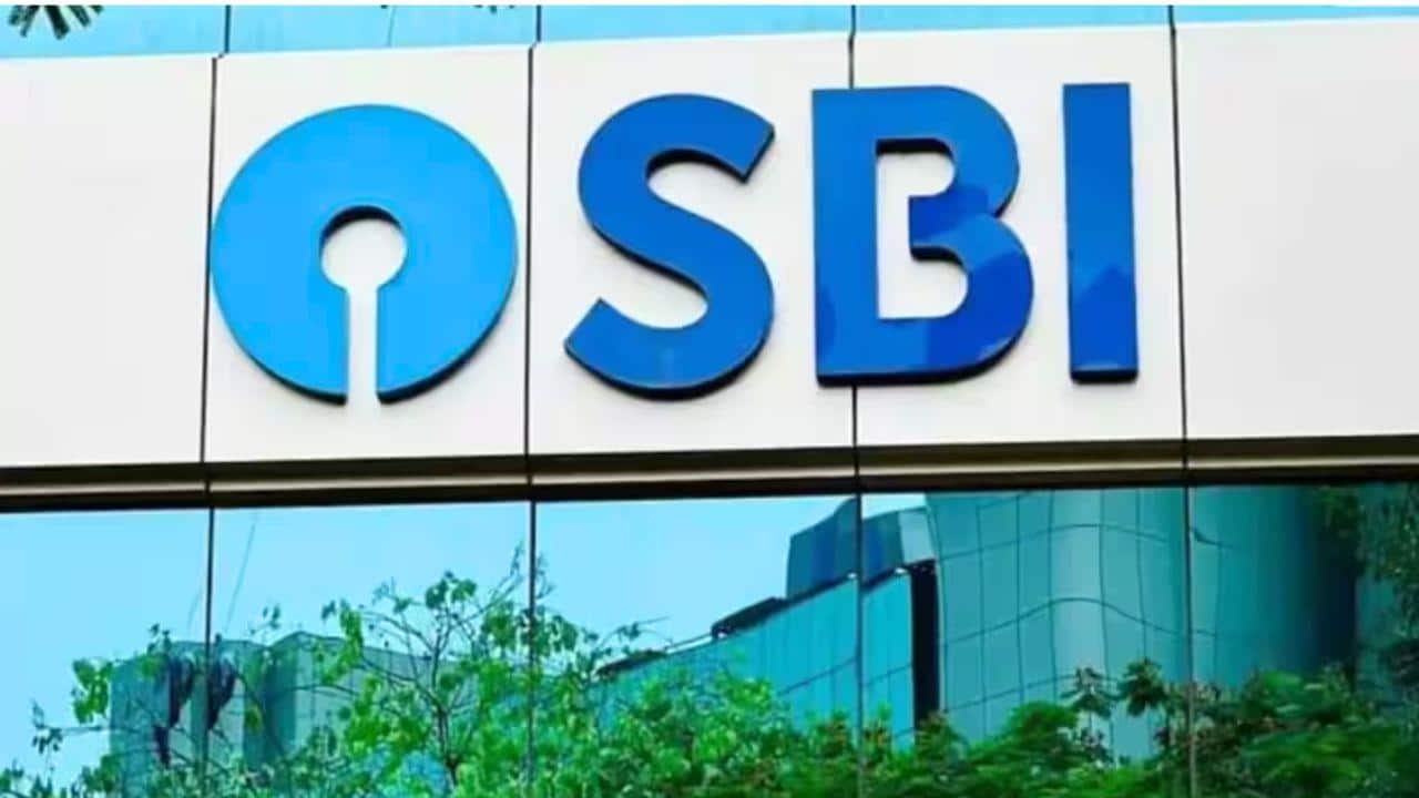 SBI Customer Alert : স্টেট ব্যাঙ্ক আজ থেকে টানা ৬ দিন বন্ধ থাকতে পারে ! জেনে নিন, ছুটির তালিকা