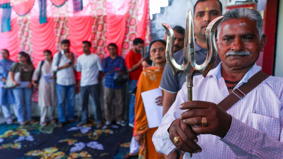 Kashmir Administration Reviews Preparations For Annual Amarnath Yatra