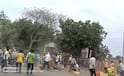 परभणीत पेट्रोल डिझेलसाठी चक्क हाणामारी, शेतकऱ्यांना रांगा; पण वैजापूरमध्ये वाळू माफियांच्या गाड्या फुल्ल