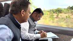 कधी बुलेटसवारी, कधी वंदे भारतने प्रवास; नरेंद्र मोदींच्या आवाहनास मुख्यमंत्री देवाभाऊंचा असाही प्रतिसाद
