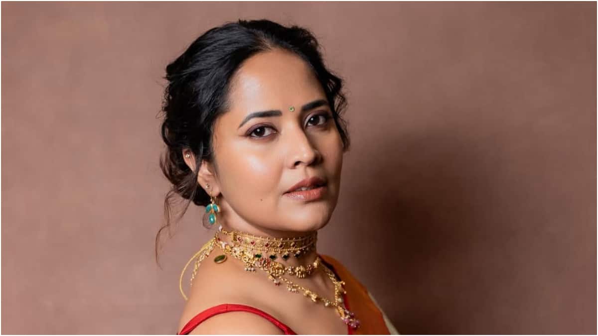 Anasuya Bharadwaj: ఏ తలమాసిన  వెధవ చెప్పాడు... ట్రోలర్స్‌కు స్ట్రాంగ్ వార్నింగ్, సైబర్ కంప్లైంట్