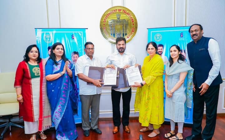 హైదరాబాద్: తెలంగాణలోని ప్రభుత్వ పాఠశాలల బలోపేతం, విద్యా రంగ అభివృద్ధి కోసం రాష్ట్ర ప్రభుత్వంతో కలిసి పనిచేసేందుకు ప్రముఖ కార్పొరేట్ సంస్థలు ముందుకొచ్చాయి. కార్పొరేట్ సోషల్ రెస్పాన్సిబిలిటీ (CSR) నిధుల కింద ప్రభుత్వ పాఠశాలల్లో మౌలిక వసతుల కల్పనకు రహేజా గ్రూప్, రామ్ కీ ఫౌండేషన్, యశోద ఫౌండేషన్‌లు భారీ నిధులు అందజేయనున్నాయి.