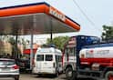 Petrol Diesel Price: ਪੈਟਰੋਲ-ਡੀਜ਼ਲ ਹੋਏਗਾ ਸਸਤਾ, 22 ਰੁਪਏ ਤੱਕ ਡਿੱਗਣਗੇ ਰੇਟ; ਜਾਣੋ ਕਿਵੇਂ ਕੀਤੀ ਜਾਏਗੀ ਕਟੌਤੀ...?