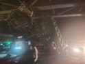 Vasai Accident News : भरधाव डम्परची लोखंडी ब्रिजला जोरदार धडक; चुकून हायड्रोलिक सिस्टिमचं बटण दबलं; ब्रिजमध्ये डम्पर अधांतरी अडकला