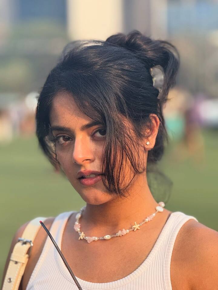 రాజ్ తరుణ్ తో లవర్ మూవీలో నటించి తెలుగు ప్రేక్షకులకు చేరువైంది రిద్ది కుమార్. ఎన్ని సినిమాల్లో నటించినా రాని క్రేజ్.. ది రాజాసాబ్ సినిమాతో పాపులర్ అయింది. సినిమా సక్సెస్ కాకపోయినా రిద్ది మరింత పాపులర్ అయింది