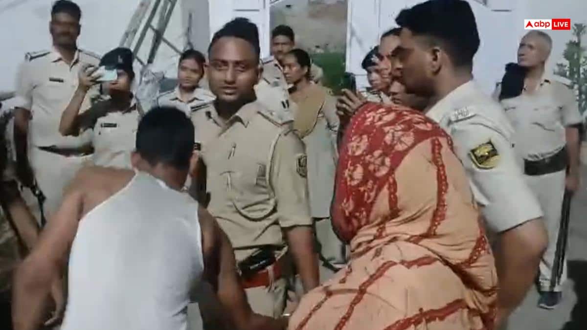 Patna News: गैंगस्टर सोनू-मोनू के रेड के दौरान पुलिसकर्मियों ने दी चेकिंग, SSP ने किया सस्पेंड