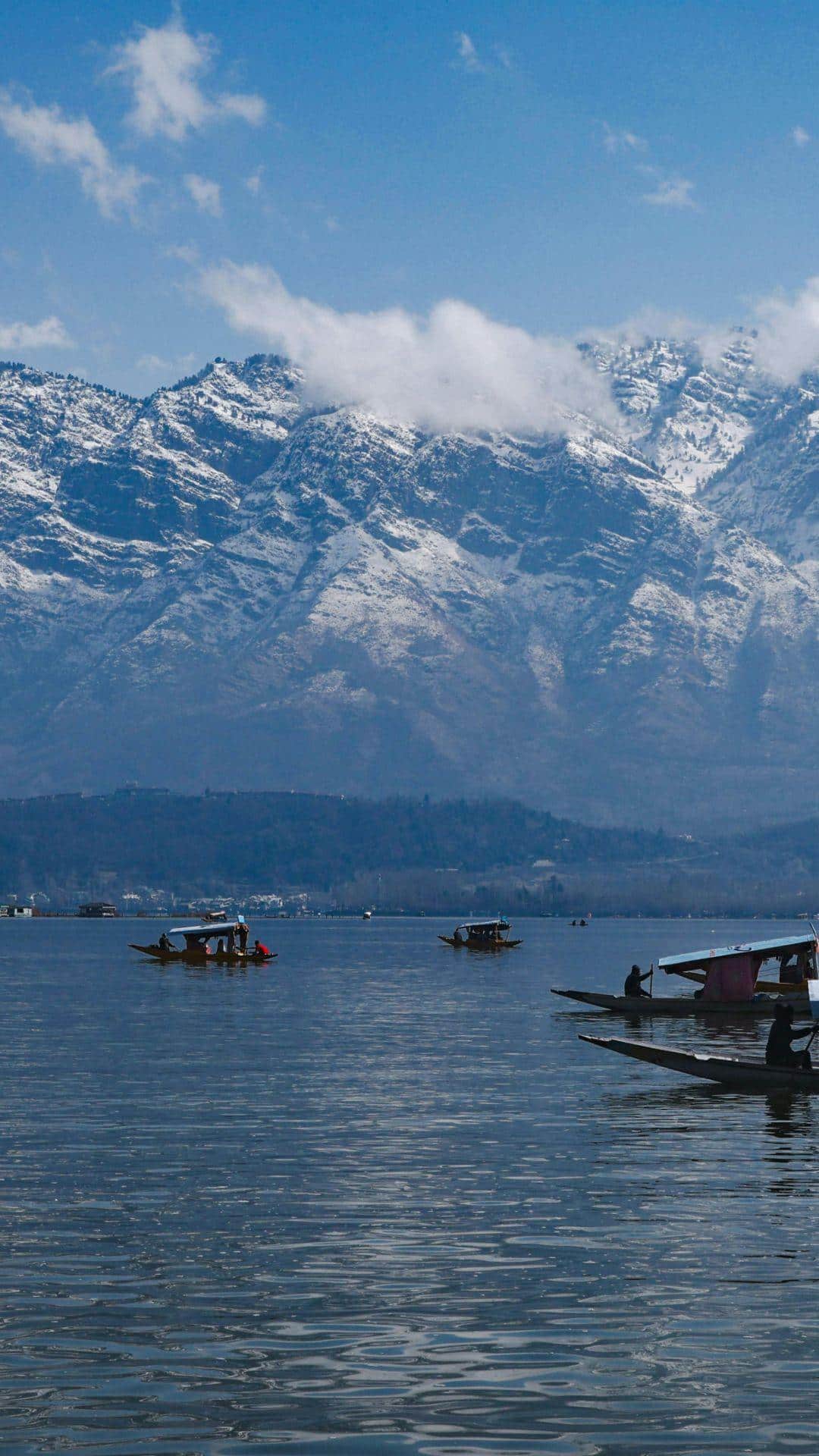 कितने रुपये में घूम सकते हैं गुलमर्ग?