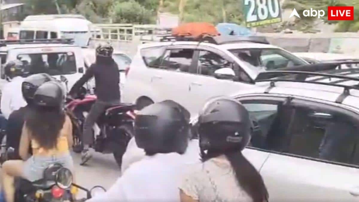 मनाली से 'प्रिंसेस ऑफ हिल स्टेशन' तक रेंग रही गाड़ियां, डरा देंगे महाजाम के ये वीडियो