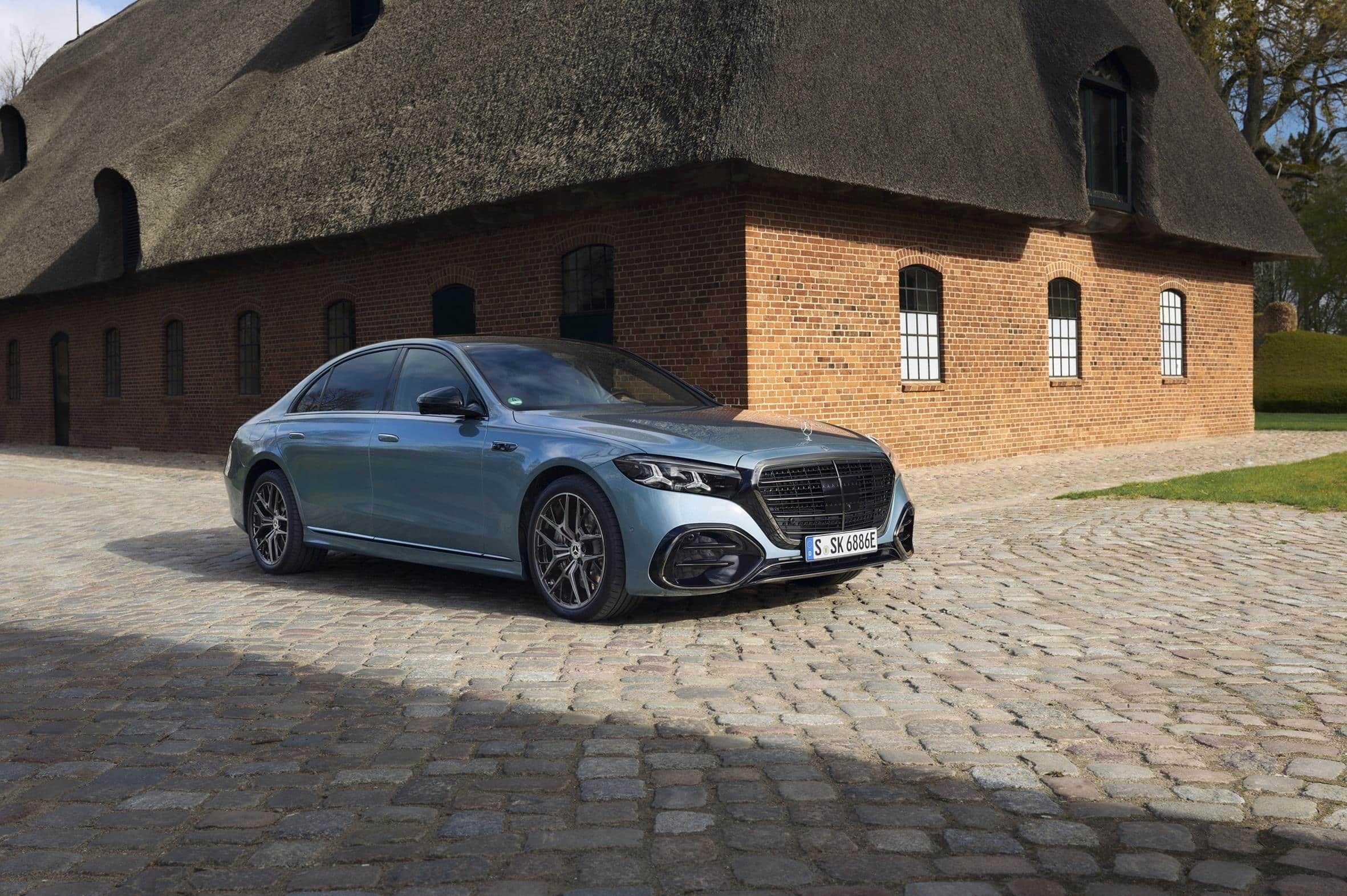 Mercedes-Benz Brings First Hybrid To India With S-Class Plug-In Hybrid