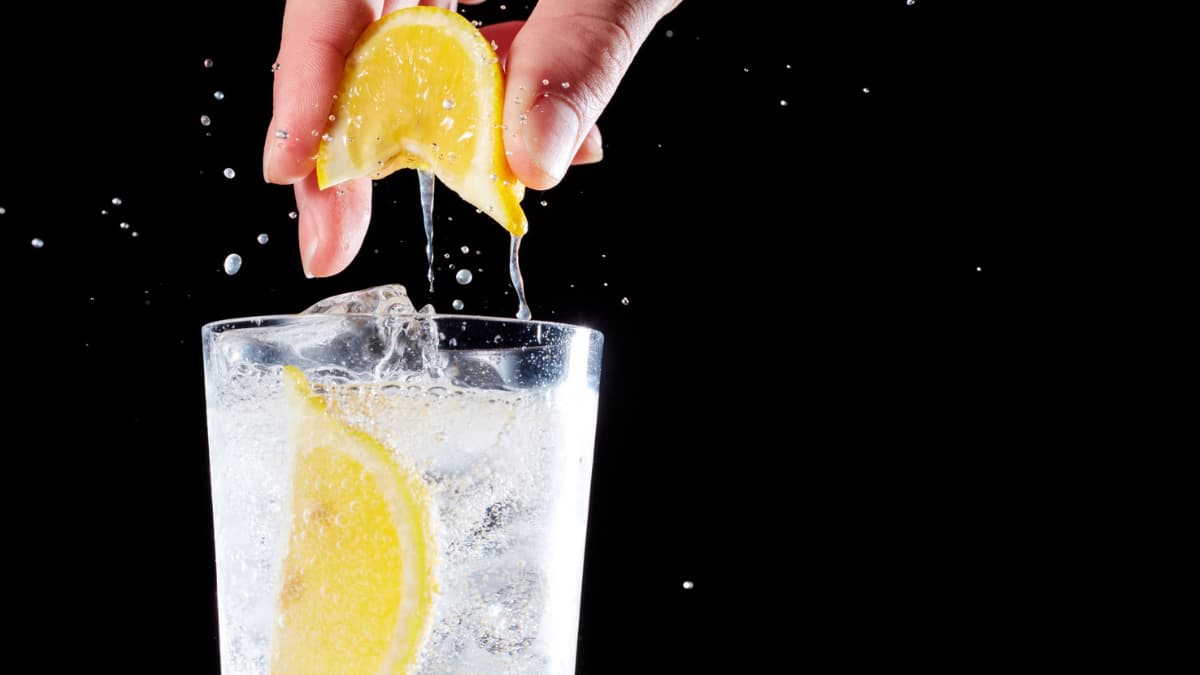 Struggling With High Uric Acid? Add These Healthy Drinks To Your Daily Routine