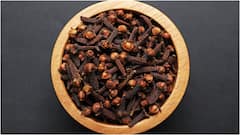 Clove Water : రాత్రి పడుకునే ముందు లవంగాల నీరు తాగితే కలిగే ఆరోగ్య ప్రయోజనాలు ఇవే
