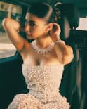 Mouni Roy: కేన్స్‌ రెడ్‌కార్పెట్‌పై స్ట్రాప్‌లెస్ వైట్ లేస్ డ్రెస్ లో నాగిన్ బ్యూటీ మెరుపుల్!