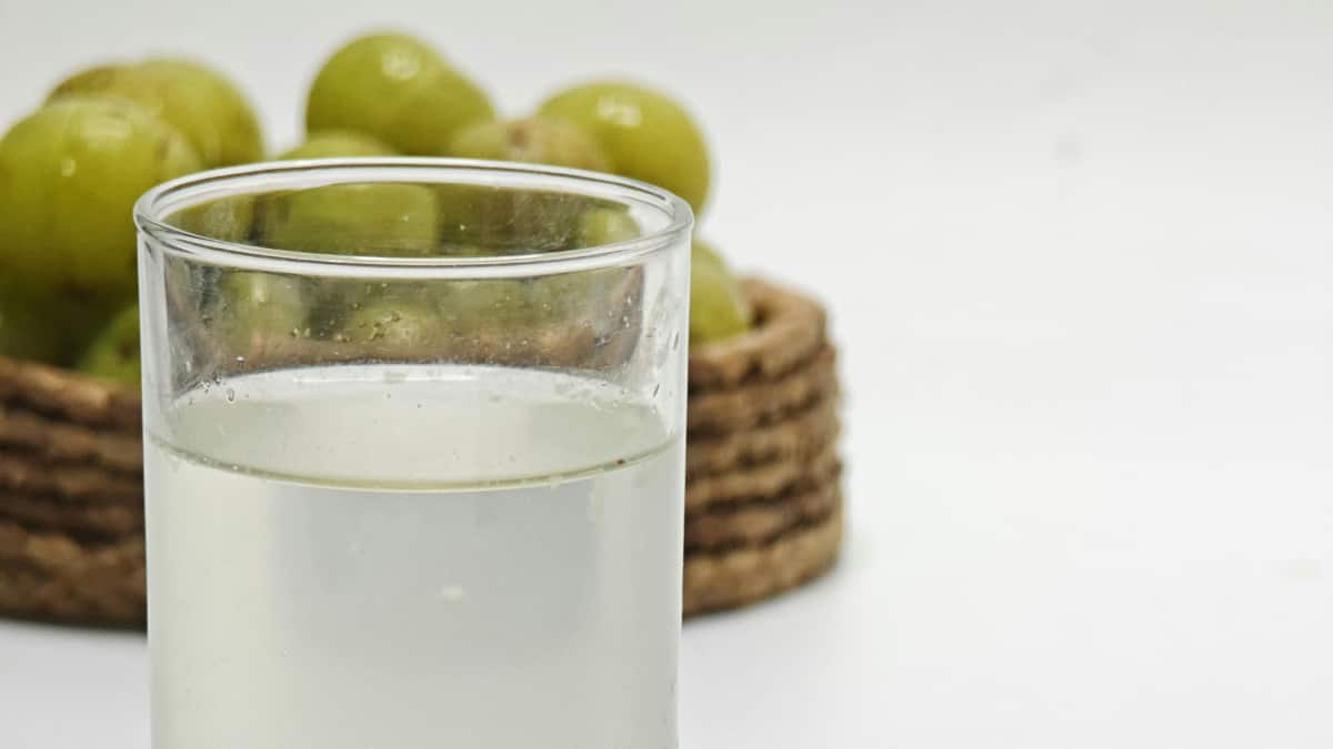 Struggling With High Uric Acid? Add These Healthy Drinks To Your Daily Routine