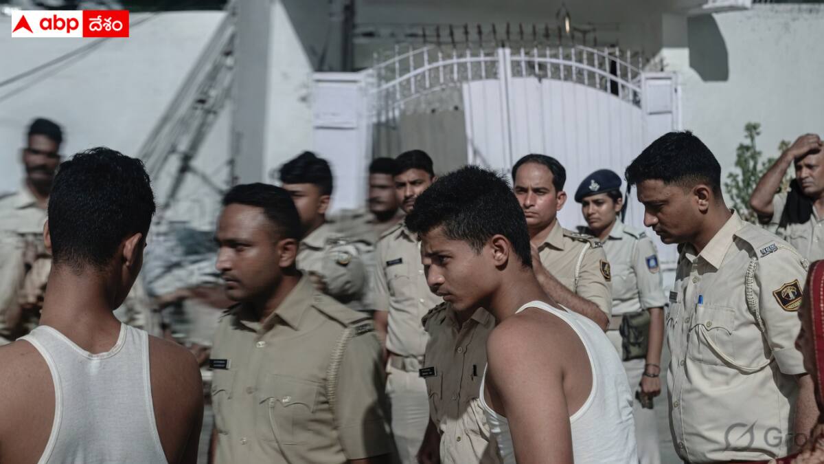 Bihar police frisked by boy: బీహార్‌లో గ్యాంగ్ స్టర్ ఇంట్లో సోదాలకు పోలీసులు ఎలా వెళ్తారో తెలుసా? - ఈ వీడియో చూస్తే సినిమాల్లో చూపించేది తక్కువే అనుకుంటారు!
