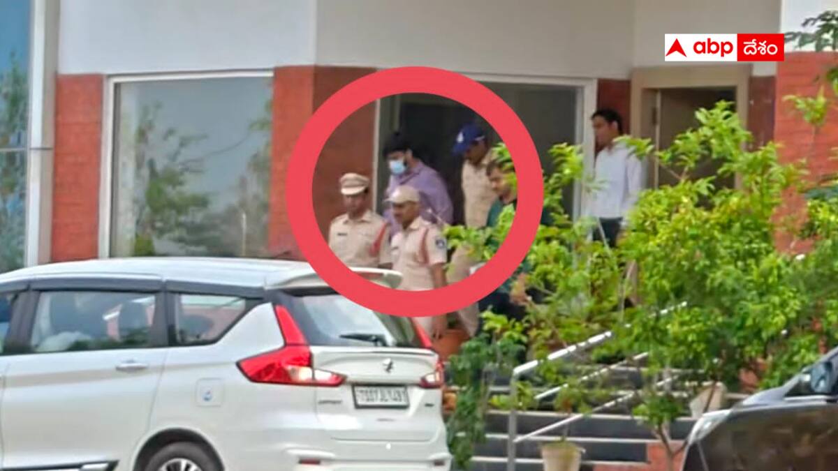 Bandi Bhagirath POCSO Case: పోక్సో కేసులో సీన్ రీ-కన్స్ట్రక్షన్ - బండి భగీరథ్ ను మొయినాబాద్ ఫాంహౌస్‌కు తీసుకెళ్లి పోలీసుల సోదాలు!