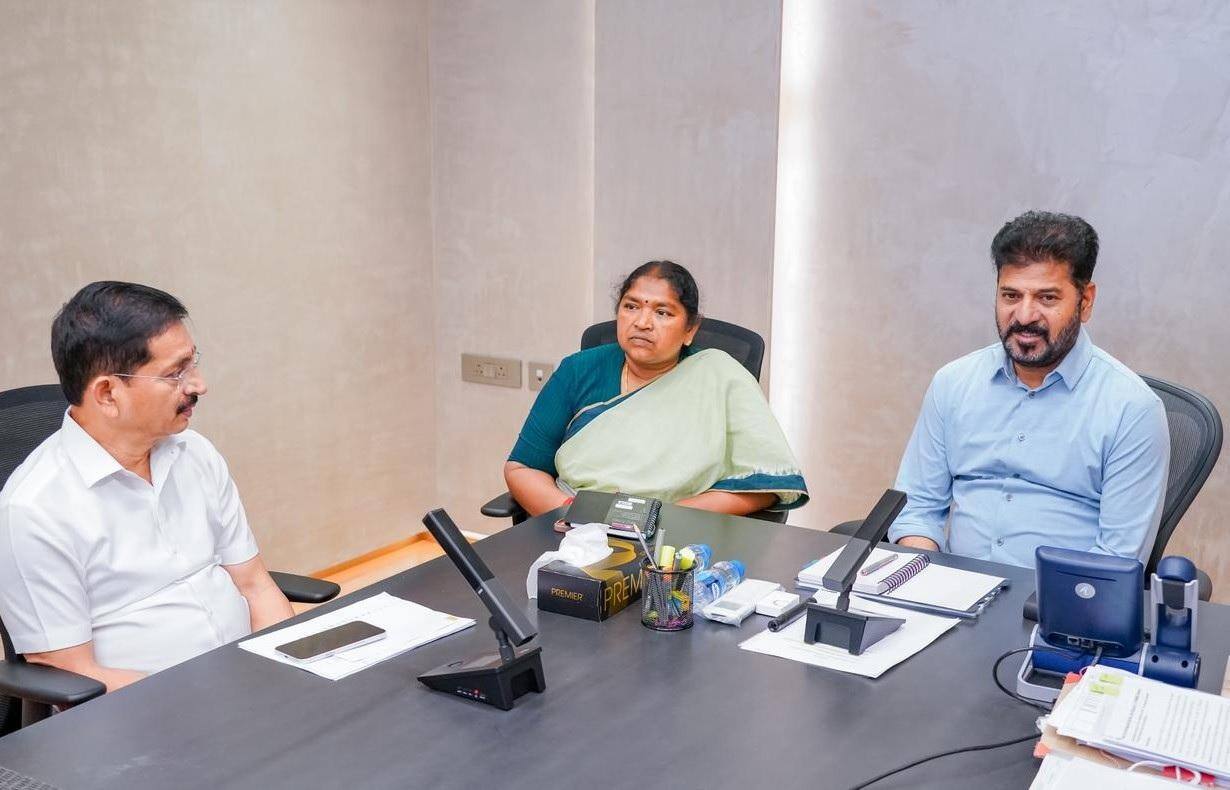 CM Revanth Reddy: గ్రామ పంచాయతీ సిబ్బందికి ప్రభుత్వం గుడ్న్యూస్.. జీతాలపై సీఎం రేవంత్ రెడ్డి కీలక నిర్ణయం