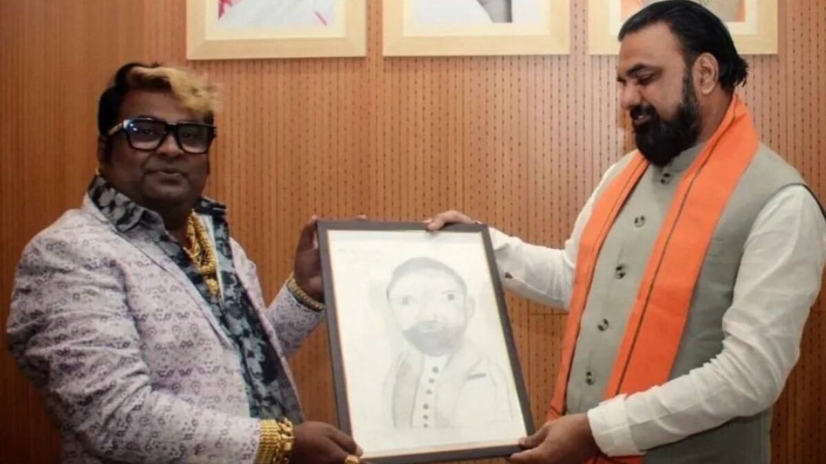 'Majnu Bhai Would Be Proud', 'Odisha Sand Artist Has Competition': Internet Reacts To CM Samrat Choudhary's Portrait Gift
