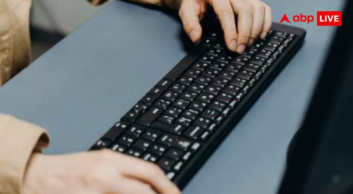 इस तकनीक के पीछे Machine Learning यानी ML का बड़ा रोल होता है. AI पहले व्यक्ति की टाइपिंग आदतों को सीखता है और फिर उसका एक डिजिटल प्रोफाइल तैयार करता है. इसके बाद लाइव टाइपिंग को पुराने पैटर्न से मिलाया जाता है. अचानक बदलाव होने पर सिस्टम शक करता है. कॉपी-पेस्ट जैसी गतिविधियों को पहचान लिया जाता है. जरूरत पड़ने पर अलर्ट जारी हो जाता है. सबसे खास बात यह है कि AI समय के साथ व्यक्ति की नई टाइपिंग आदतों को भी सीखता रहता है.