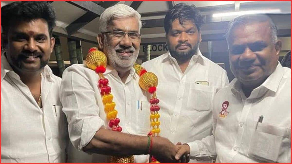ADMK to TVK: அதிமுகவில் விழுந்த அடுத்த விக்கெட்; தவெகவில் இணைந்த முன்னாள் அமைச்சர்; யார் தெரியுமா.?