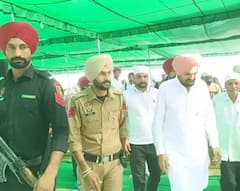 ਸਿੱਧੂ ਮੂਸੇਵਾਲਾ ਦੀ ਬਰਸੀ ‘ਤੇ ਭਾਵੁਕ ਹੋਏ ਪਿਤਾ, ਕਿਹਾ- ਬੇਟੇ ਦੀ ਮੌਤ ਦਾ ਅਜੇ ਤੱਕ ਨਹੀਂ ਮਿਲਿਆ ਇਨਸਾਫ਼