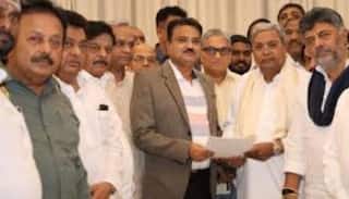 Karnataka ਦੇ ਮੁੱਖ ਮੰਤਰੀ ਸਿੱਧਾਰਮੱਈਆ ਨੇ ਦਿੱਤਾ ਅਸਤੀਫ਼ਾ , ਰਾਜ ਸਭਾ ਦੀ ਪੇਸ਼ਕਸ਼ ਵੀ ਠੁਕਰਾਈ ,ਜਾਣੋ ਕਿਉਂ 