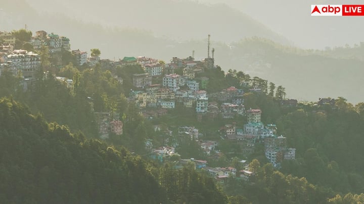 हिमाचल का मनाली मानसून में सबसे ज्यादा प्रभावित इलाकों में गिना जाता है. ऐसे मौसम में लोग लोनावला और खंडाला जैसे सुरक्षित विकल्प चुन सकते हैं.