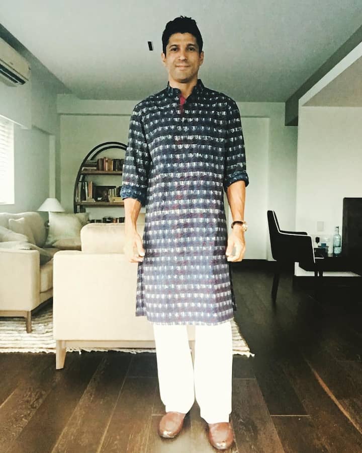 कोइमोई की रिपोर्ट के अनुसार, फरहान अख्तर के इस घर की कीमत 35 करोड़ रुपये है. उनके पास खंडाला में एक फार्महाउस भी है, जहां वो अपनी फैमिली के साथ वेकेशन्स एंजॉय करते हैं.