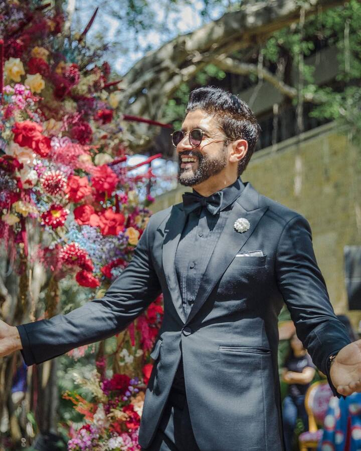 फरहान अख्तर को सुपर लग्जरी गाड़ियों का भी खूब शौक है. एक्टर की कलेक्शन में पोर्श केमैन 718 GTS शामिल है, जिसकी कीमत 1.47 करोड़ रुपये है.
