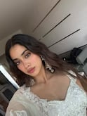 Janhvi Kapoor: परी म्हणू की सुंदरा.. सफेद साडीत जान्हवी कपूर दिसते जणू अप्सरा; चाहत्यांच्या नजरा खिळल्या... PHOTOS