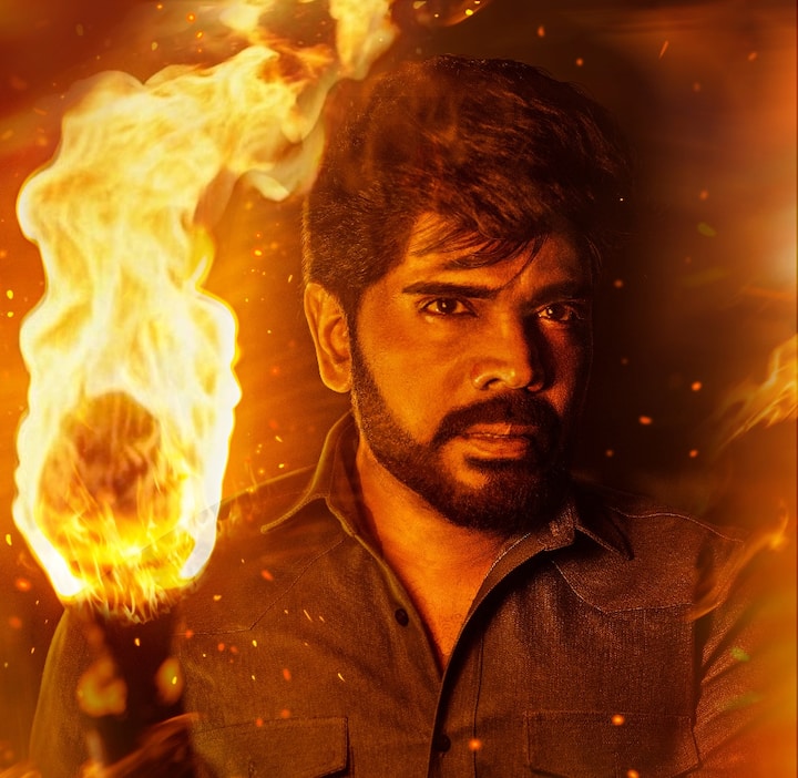 'లీడర్'లో లెజెండ్ శరవణన్ సరసన తమిళ్ హీరోయిన్ కమ్ సింగర్ ఆండ్రియా, 'ఆర్ఎక్స్ 100' ఫేమ్ పాయల్ రాజ్పుత్ నటించారు. సంతోష్ ప్రతాప్ కీలక పాత్ర పోషించారు.