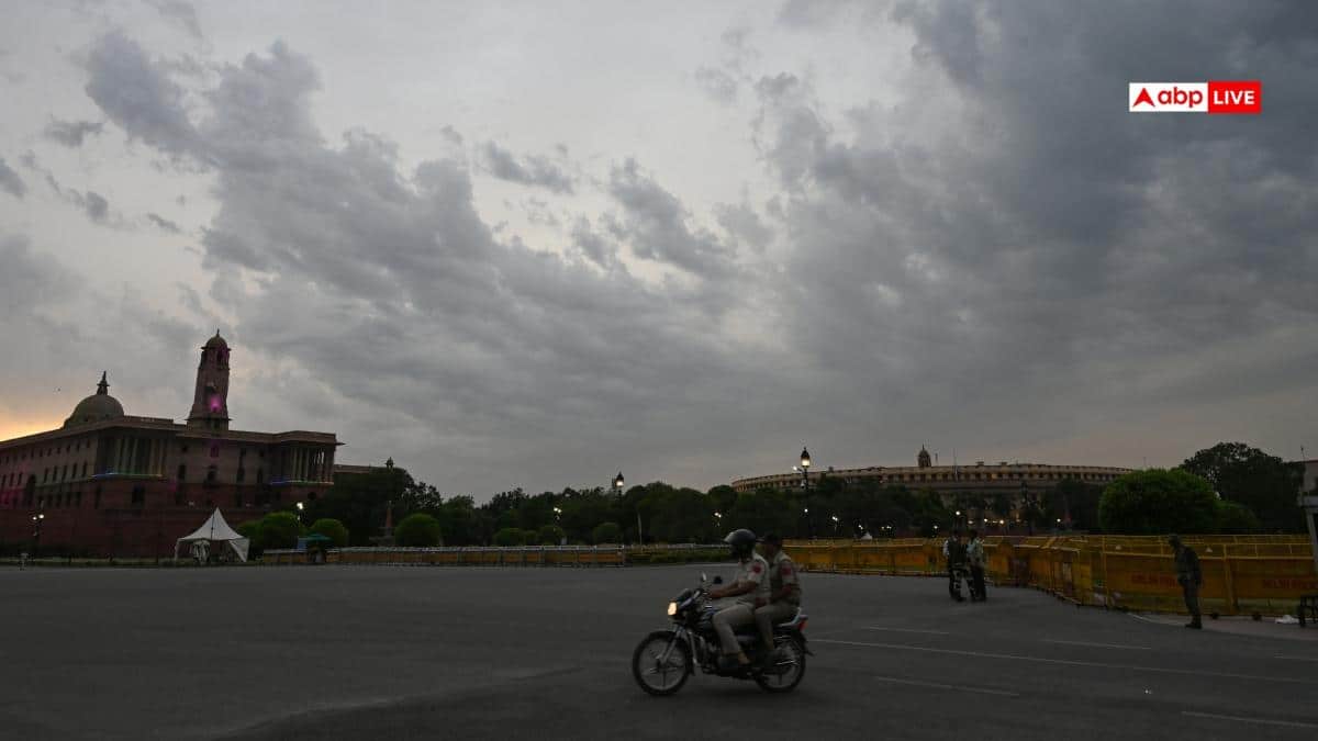 दिल्ली में बादलों का डेरा, बारिश के बाद 9.4 °C तक गिरा पारा, 30 मई को कैसा रहेगा मौसम?