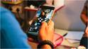 Scrolling Social Media for Hours : గంటల తరబడి సోషల్ మీడియాలో స్క్రోల్ చేస్తున్నారా? ఈ అలవాటు ఎంత ప్రమాదమో తెలుసా?