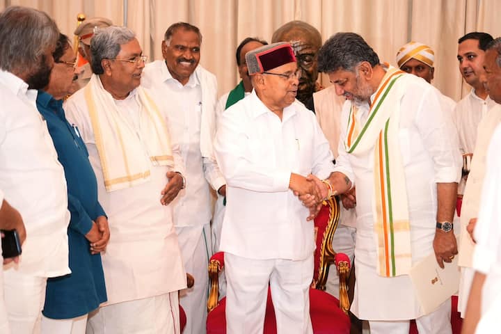 రాష్ట్ర ప్రజలకు అంకితభావం, నిజాయితీ, బాధ్యతాయుతమైన లక్ష్యంతో సేవ చేయడానికి తాము ఎల్లప్పుడూ కట్టుబడి ఉంటామని ఈ సందర్భంగా ఆయన స్పష్టం చేశారు. సిఎల్‌పి నాయకుడిగా ఎన్నికైన అనంతరం, డీకే శివకుమార్ సీనియర్ నేత సిద్ధరామయ్య మరియు పార్టీకి చెందిన ఇతర ముఖ్య నేతలతో కలిసి రాజ్‌భవన్‌కు వెళ్లారు.