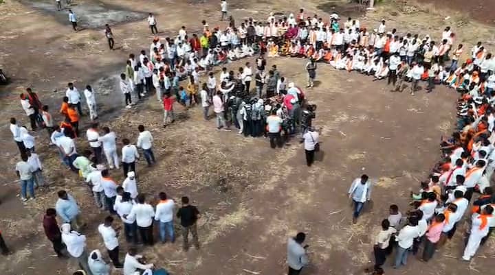 दोन्ही बाजूंकडून प्रदीर्घ चर्चा होऊनही कालच्या बैठकीत कोणताही ठोस तोडगा निघू शकला नाही.