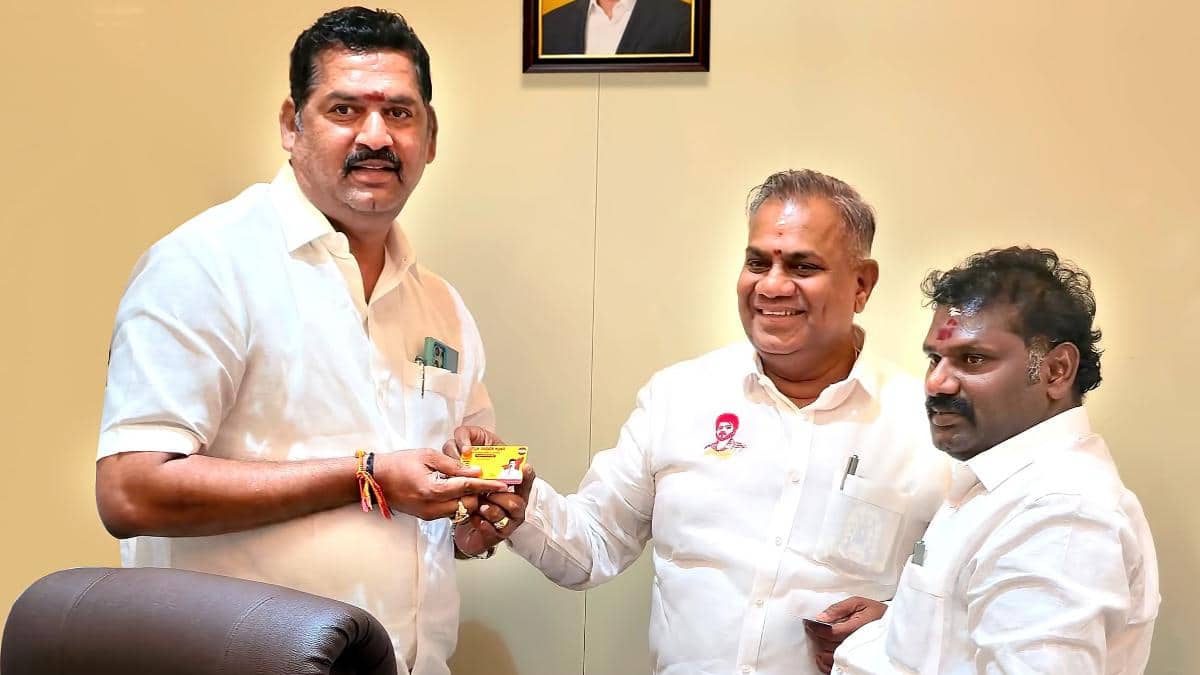 காஞ்சிபுரத்தில் திமுகவில் அதிரடி விலகல்! முக்கிய நிர்வாகி தவெக-வில் ஐக்கியம்!
