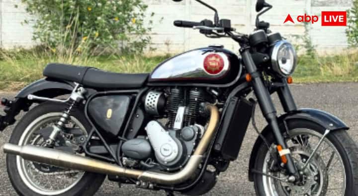 Royal Enfield Bullet 650 में 648cc का पैरेलल-ट्विन, एयर-ऑयल कूल्ड इंजन दिया गया है. यह इंजन 47 bhp की पावर और 52.3 Nm का टॉर्क पैदा करता है. इसके साथ 6-स्पीड गियरबॉक्स मिलता है. वहीं दूसरी ओर BSA Gold Star 650 में 652cc का लिक्विड-कूल्ड, सिंगल-सिलेंडर इंजन दिया गया है. यह इंजन 45 bhp की पावर और 55 Nm का टॉर्क जनरेट करता है. इसके साथ 5-स्पीड गियरबॉक्स मिलता है. पावर के मामले में Bullet 650 आगे है, जबकि टॉर्क के मामले में Gold Star 650 थोड़ी बढ़त हासिल करती है.