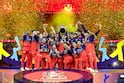 RCB Celebration IPL 2026: कोचला बर्फाची आंघोळ घातली...IPL चं जेतेपद पटकवल्यानंतर आरसीबीचं जंगी सेलिब्रेशन, पाहा 15 फोटो
