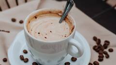 Coffee and Dehydration Myths: क्या कॉफी पीने से शरीर में पानी की कमी हो जाती है? रिसर्च में सामने आया बड़ा सच