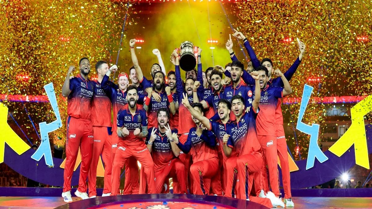 IPL 2026 RCB vs GT:- ஓ கேப்டன் மை கேப்டன்.. தோனி, ரோகித்தே செய்யாததை செய்த ரஜத் படிதார்!! வரலாறு நின்னு பேசும்!