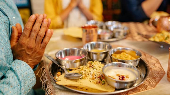 लिस्ट में अंतिम स्थान पर रहने वाले ऑस्ट्रिया में भी करीब 11% लोग शाकाहार अपना चुके हैं. यहां के पारंपरिक पकवान भले ही नॉन-वेज रहे हों, लेकिन सेहत के प्रति सजगता ने यहां के लोगों की थाली को पूरी तरह बदल दिया है.