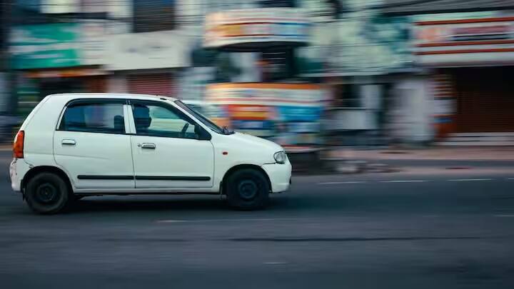 હકીકતમાં, કારના એન્જિન માટે કોઈ નિર્ધારિત મર્યાદા નથી. આધુનિક પેટ્રોલ એન્જિન સામાન્ય રીતે 200,000 થી 300,000 કિલોમીટર સુધી ચાલી શકે છે, જ્યારે ઘણા ડીઝલ એન્જિન યોગ્ય જાળવણી સાથે 400,000 થી 500,000 કિલોમીટર સુધી ચાલી શકે છે. જો કે, આ સંપૂર્ણપણે સમયસર સર્વિસ, સમયસર ઓઇલ ચેન્જ અને કાર ચલાવવા પર આધાર રાખે છે.