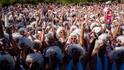 WATCH: 1.037 Marilyn Monroe Look-Alikes Break Guinness World Record For Her 100th Birthday