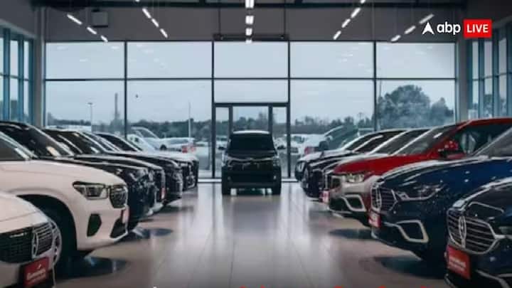 Car Engine Capacity: લાંબી મુસાફરી શરૂ કરતા પહેલા, જાણો કે તમારી કારનું એન્જિન કેટલા કિલોમીટર સુધી ચાલી શકે છે. ગરમી, સેવા અને યોગ્ય કાળજી એન્જિનના જીવનને કેવી રીતે અસર કરે છે તે જાણો.