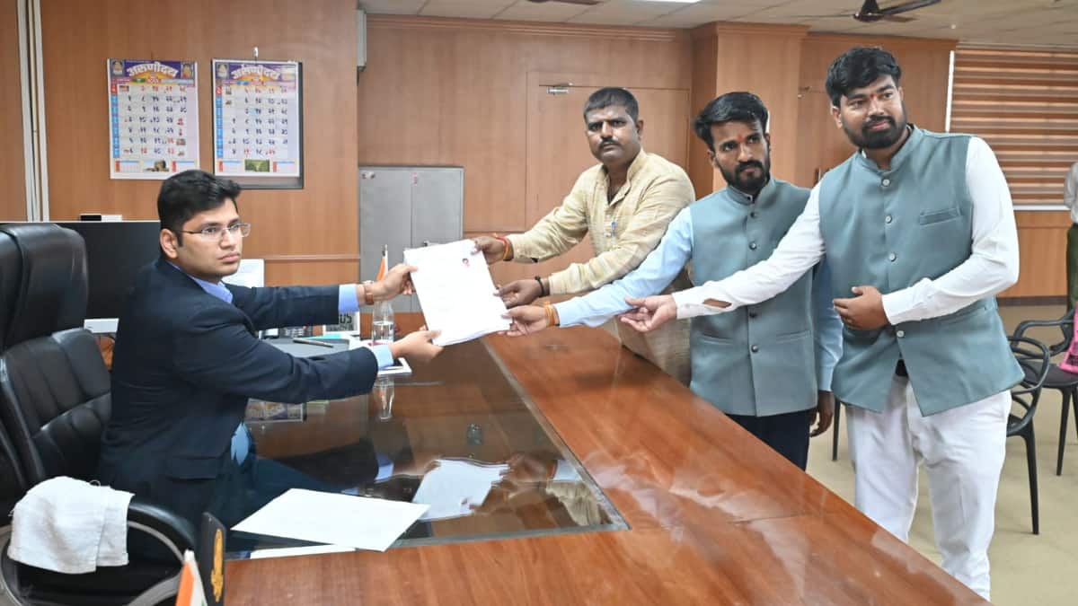 Solapur: सोलापुरात उमेदवाराचा भयंकर कारनामा; 10 पैकी 5 सूचकांच्या बोगस सह्या, विधान परिषदेचा अर्ज बाद; फौजदारी गुन्हा दाखल होणार?