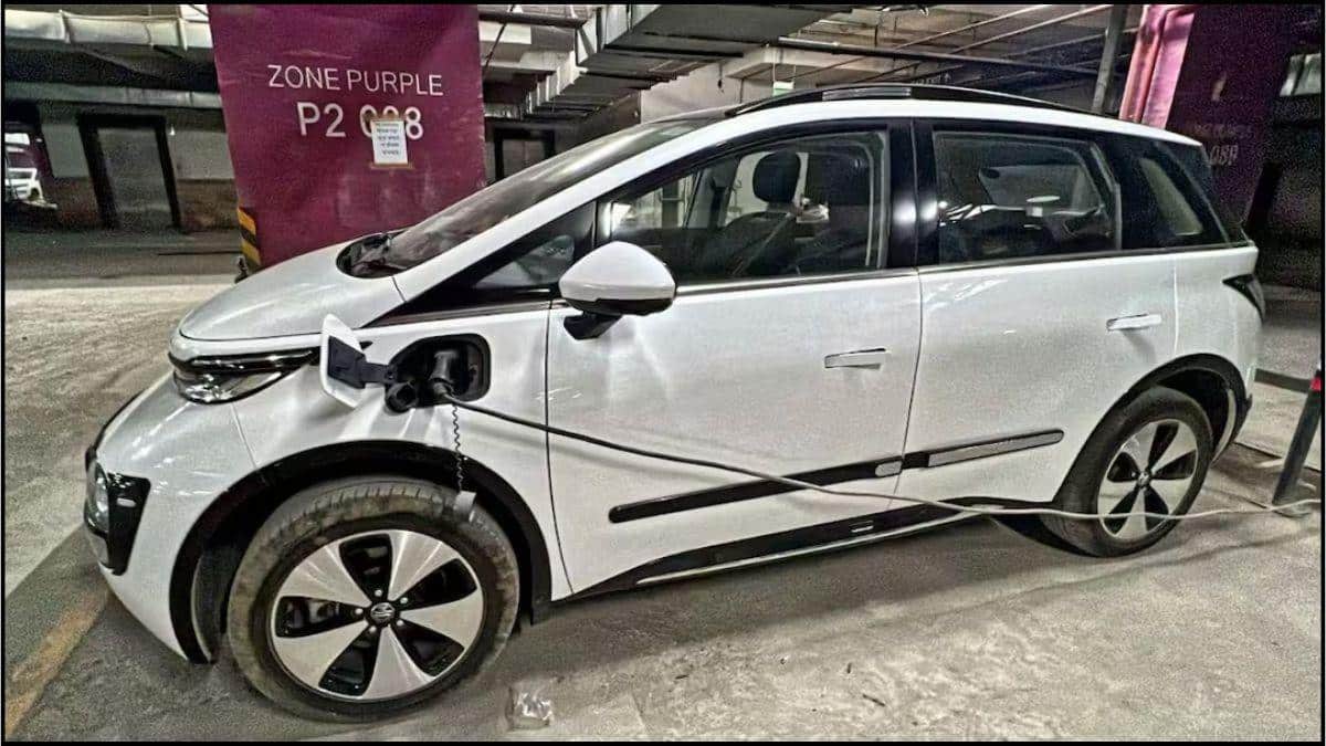 EV Car Sales Peaks: பெட்ரோல், டீசல், சிஎன்ஜி விலை உயர்ந்ததன் விளைவு.! உச்சத்தை தொட்ட மின்சார வாகனங்களின் விற்பனை.!