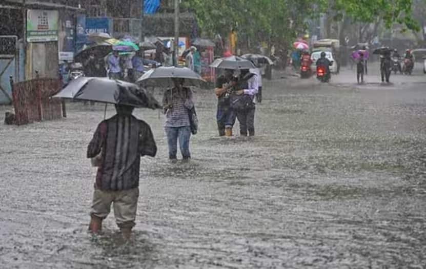 Heavy Rains Lash Kerala As Monsoon Set To Arrive Today; Delhi Under Yellow Alert For Rain