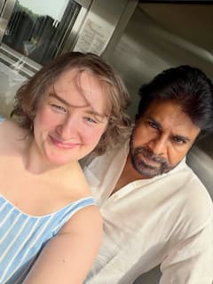 Pawan Kalyan Wife: తెలంగాణ ప్రెస్‌మీట్‌ తర్వాత ఫ్యామిలీతో పవన్... సెల్ఫీలు షేర్ చేసిన వైఫ్ అన్నా కొణిదెల