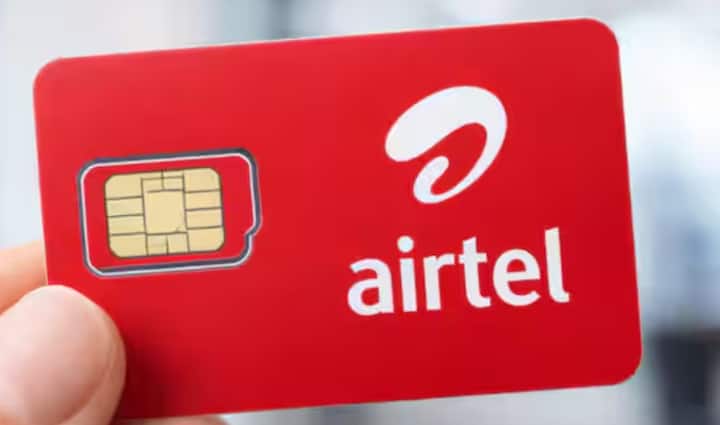 Airtel ਦਾ 3999 ਰੁਪਏ ਵਾਲਾ ਪਲਾਨ ਵੀ 365 ਦਿਨਾਂ ਦੀ ਪੂਰੀ ਵੈਲੀਡਿਟੀ ਦੇ ਨਾਲ ਆਉਂਦਾ ਹੈ। ਇਹ ਪ੍ਰਤੀ ਦਿਨ 2.5GB ਡੇਟਾ, ਅਨਲਿਮਟਿਡ ਕਾਲਿੰਗ ਅਤੇ ਰੋਜ਼ 100 SMS ਦੀ ਪੇਸ਼ਕਸ਼ ਵੀ ਕਰਦਾ ਹੈ। 5G ਉਪਭੋਗਤਾਵਾਂ ਲਈ ਅਸੀਮਤ 5G ਡੇਟਾ ਵੀ ਸ਼ਾਮਲ ਹੈ।