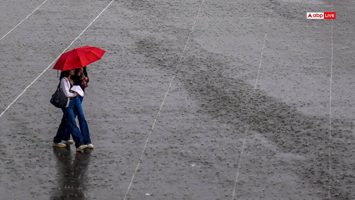Heavy Rains Lash Delhi, Noida After A Hot Day, IMD Warns Of Hailstorm