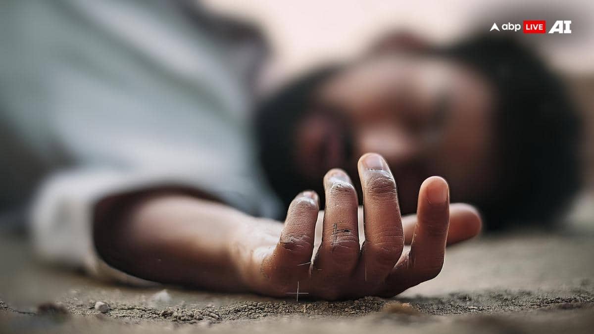 Man Zooms Into Scenic Hill Photo, Discovers Body Hanging From Tree Near Mumbai